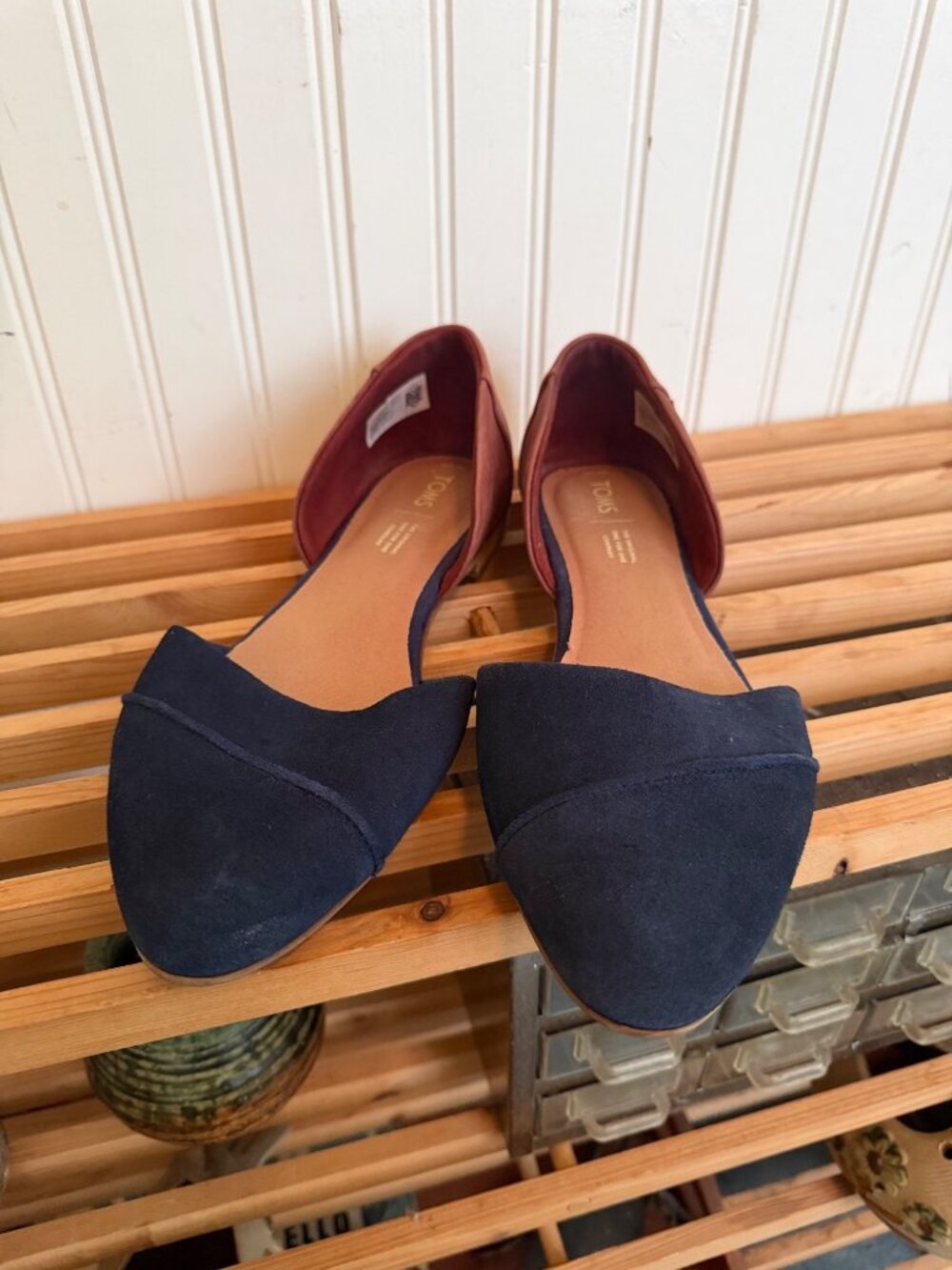 TOMS Womens Navy & Burgundy Suede Flats W10 Casual DOrsay Slip-On Shoes